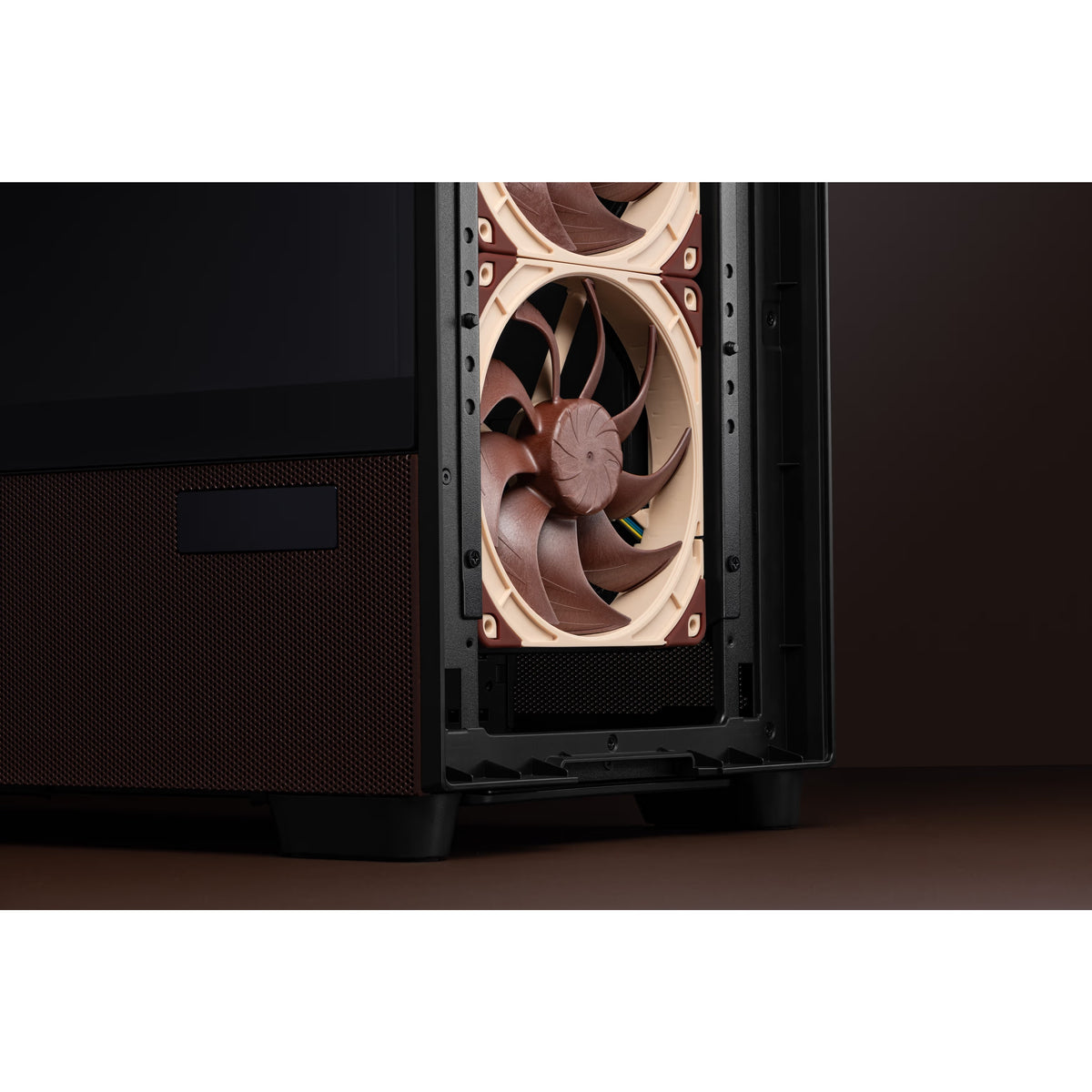 Ryzen 7 9800X3D  RTX 5080 Antec Noctua Edition