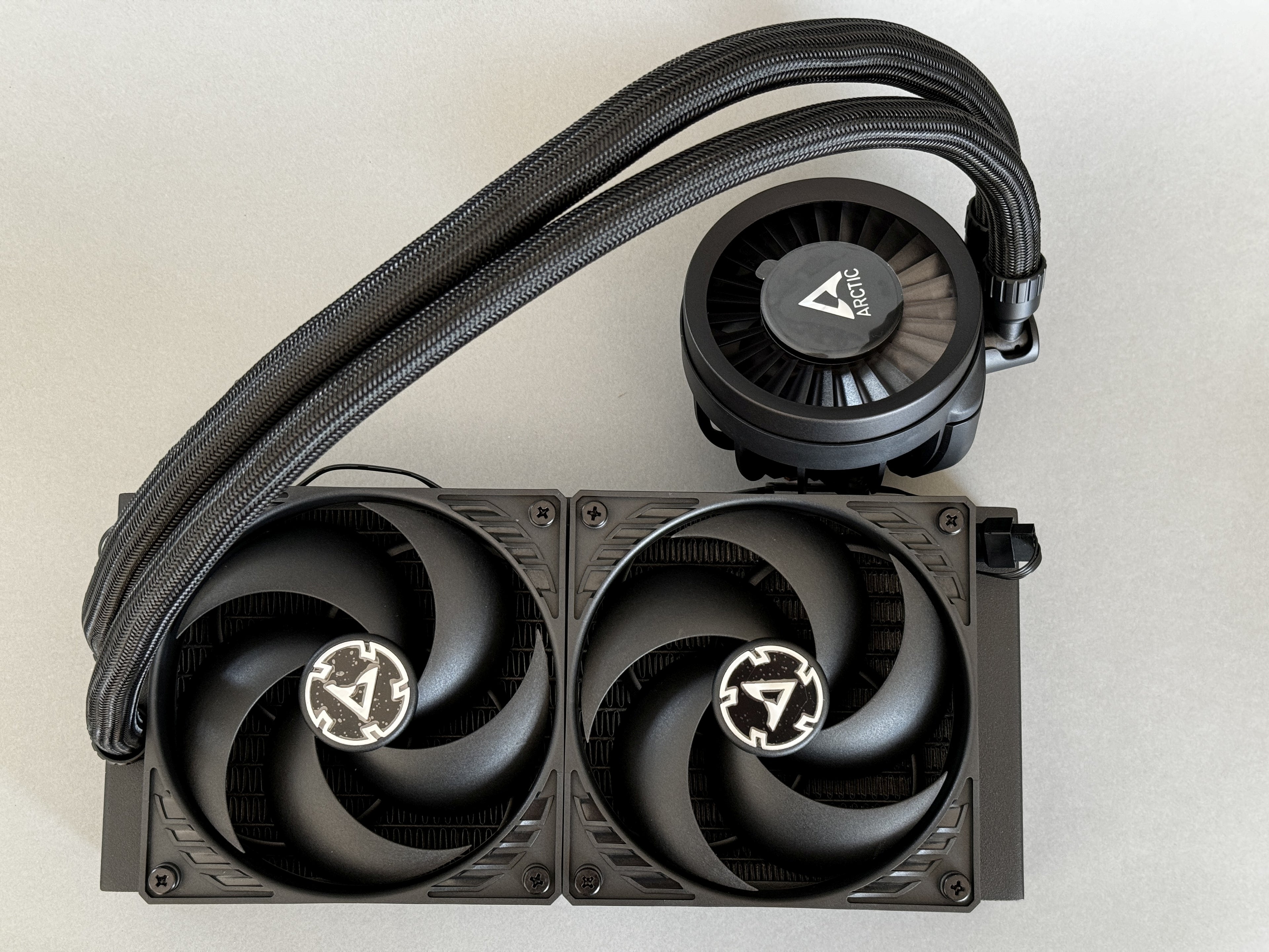 Arctic Liquid Freezer III Pro 240 black