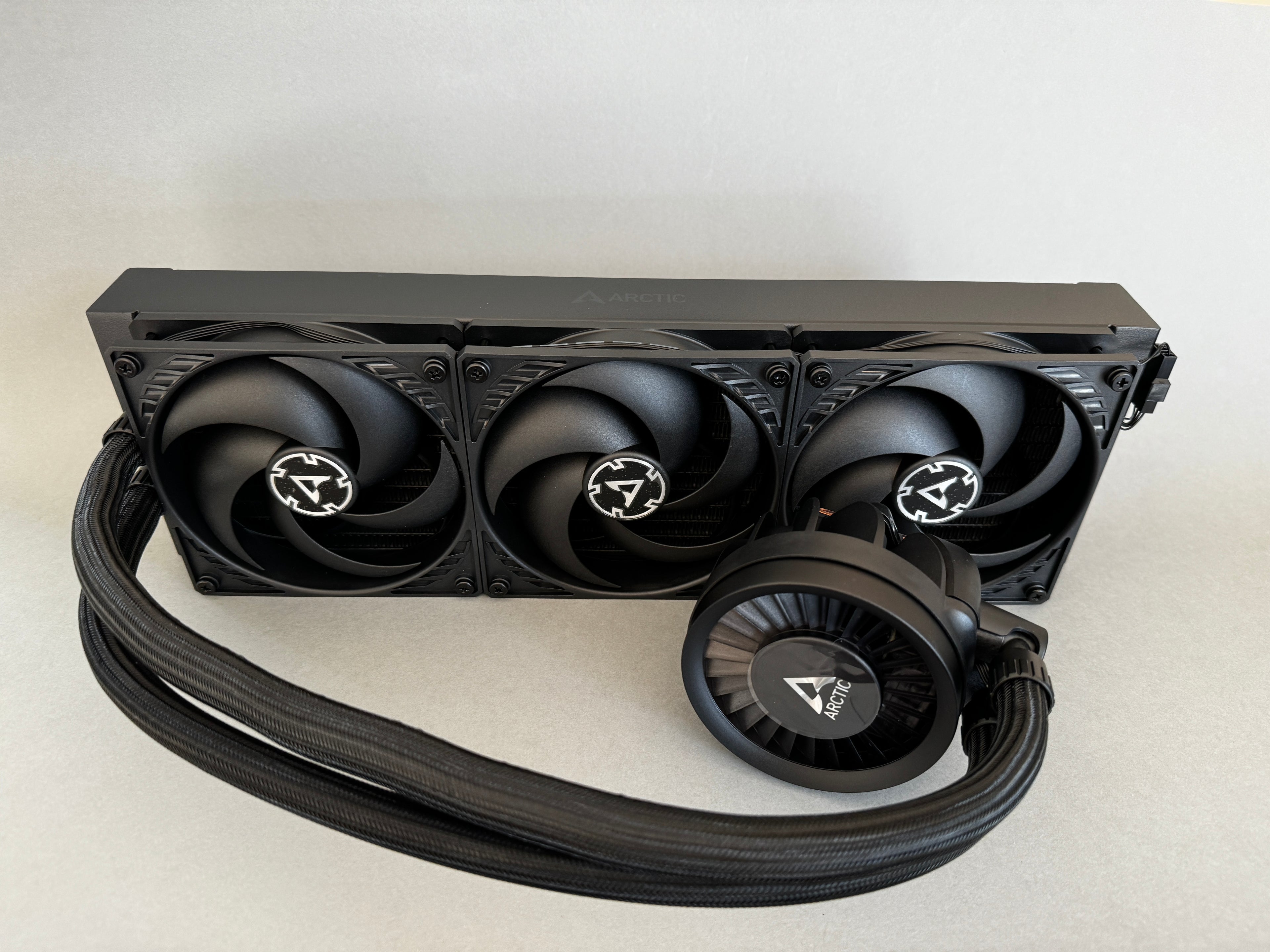 Arctic Liquid Freezer III Pro 360 black