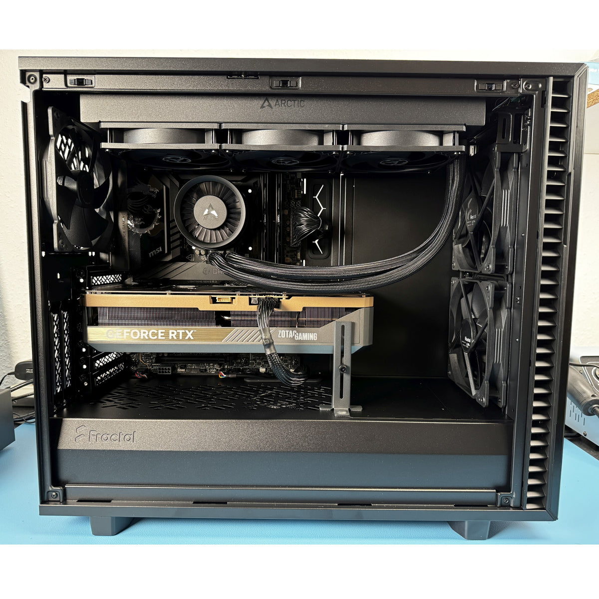 Core Ultra 7 270K Plus im Fractal Design Define 7