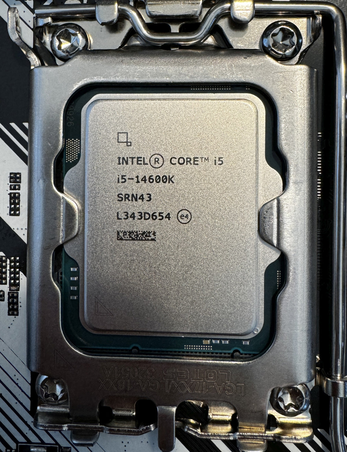 Core i5-14600K, 6+8 Kerner max. 5,3GHz, boxed ohne Kühler