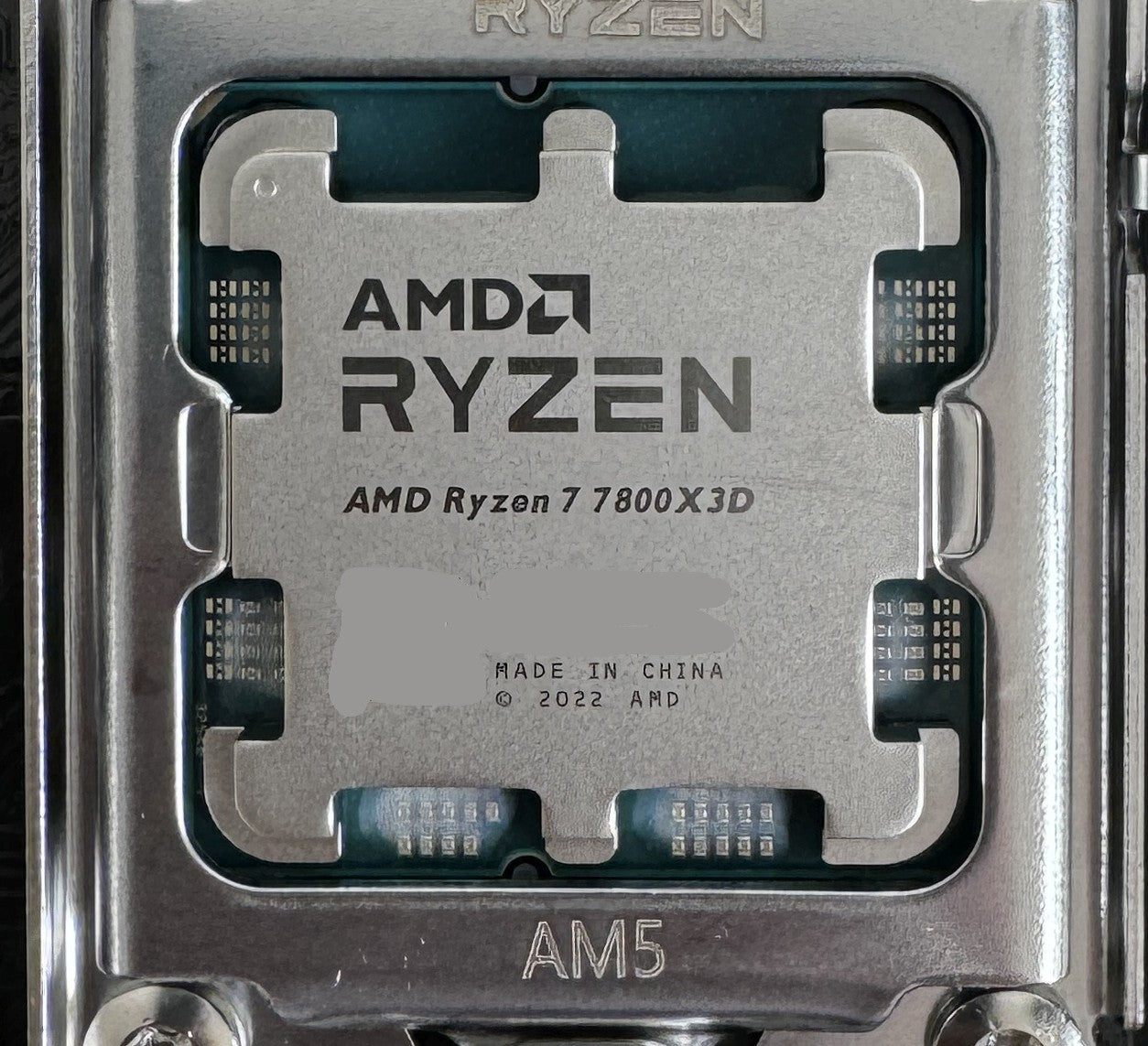 AMD Ryzen 7 7800X3D (tray)