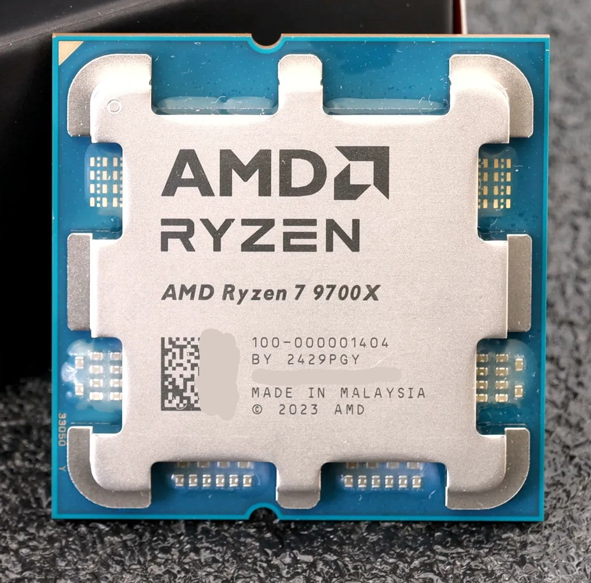AMD Ryzen 7 9700X (tray)